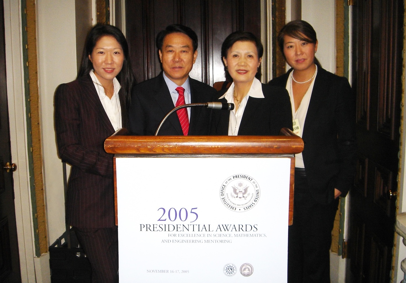 Jong Pil Lee and his family when he received the 2005 Presidential Award for Excellence in Science, Mathematics, and Engineering Mentoring